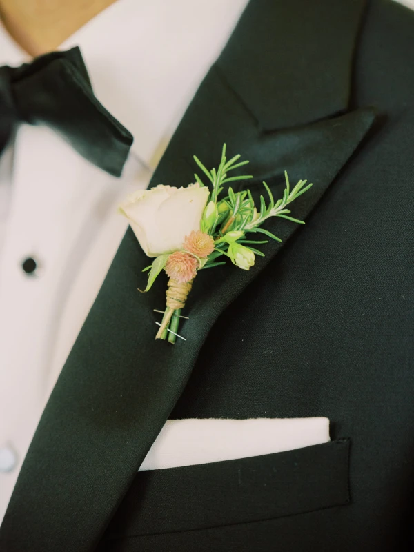 An Outdoor Wedding for Samantha and Ryan